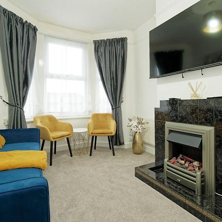 Lovely Luxury 3 Bed House Apartment Chatham  Exterior photo