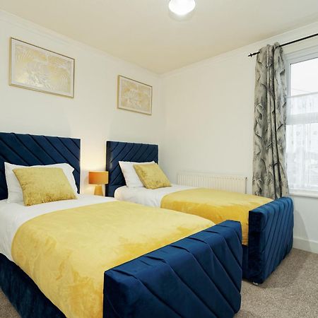 Lovely Luxury 3 Bed House Apartment Chatham  Exterior photo