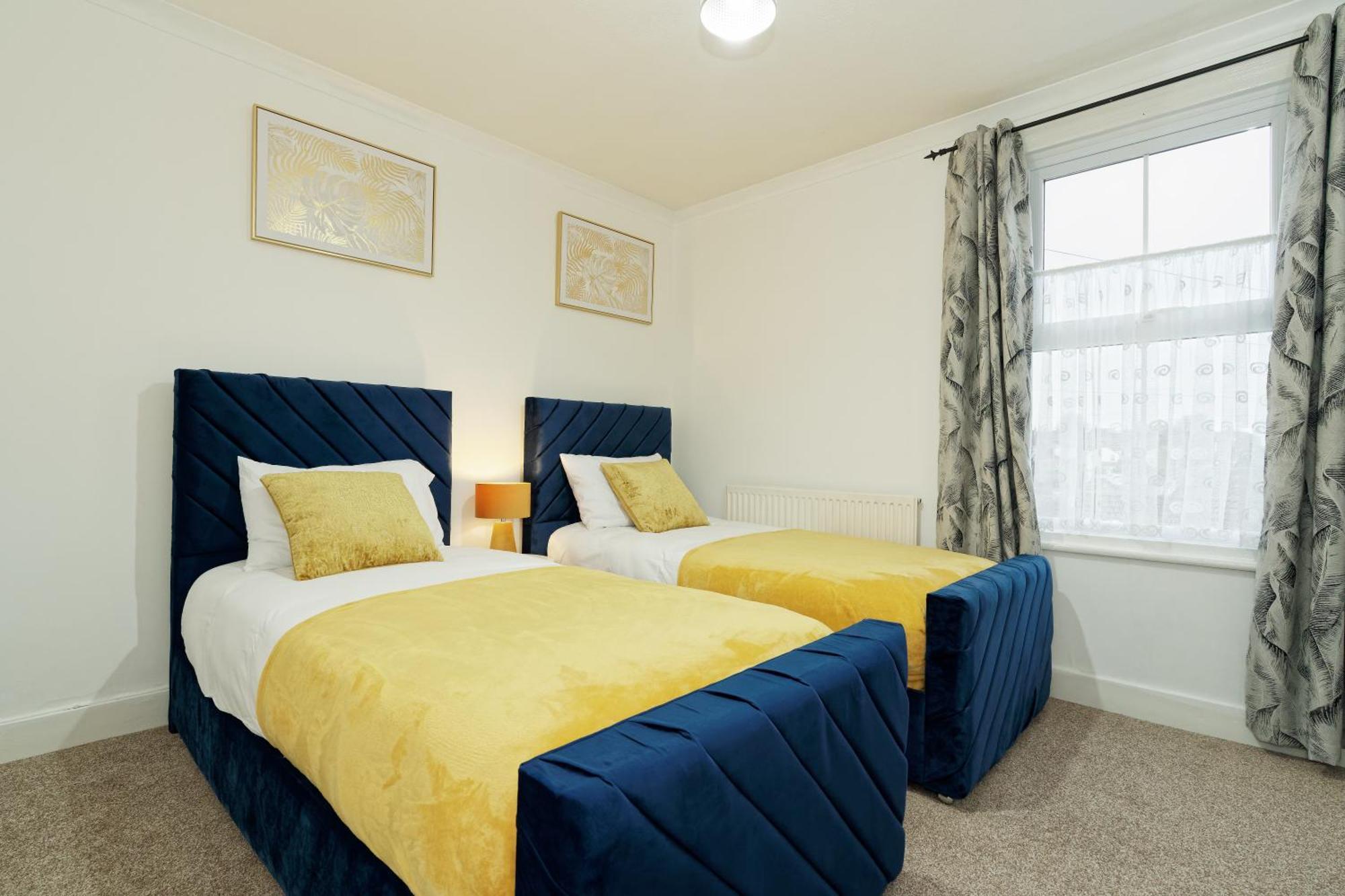 Lovely Luxury 3 Bed House Apartment Chatham  Exterior photo