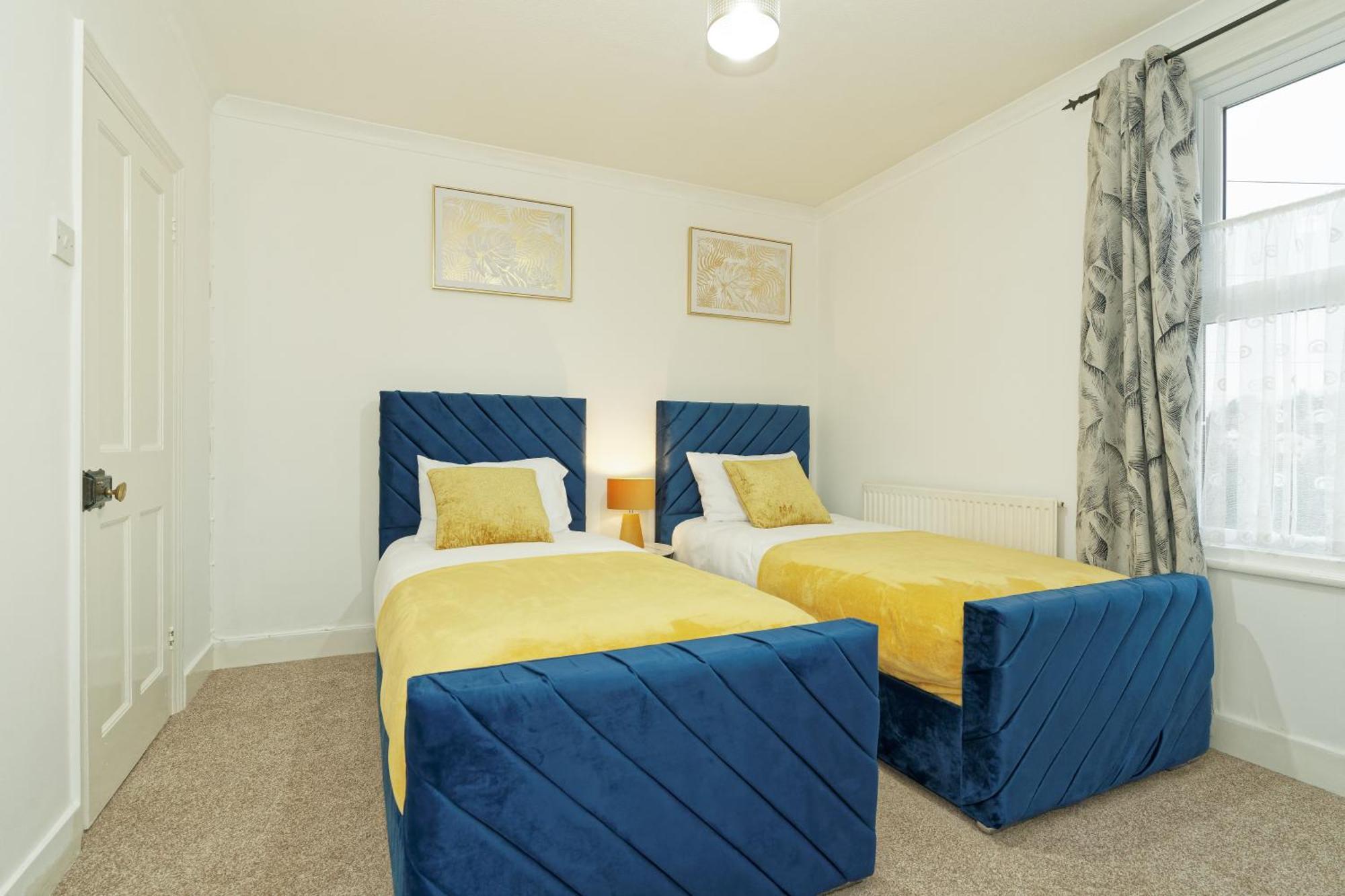 Lovely Luxury 3 Bed House Apartment Chatham  Exterior photo