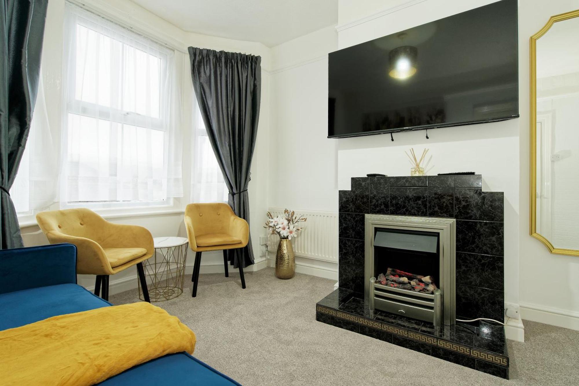 Lovely Luxury 3 Bed House Apartment Chatham  Exterior photo