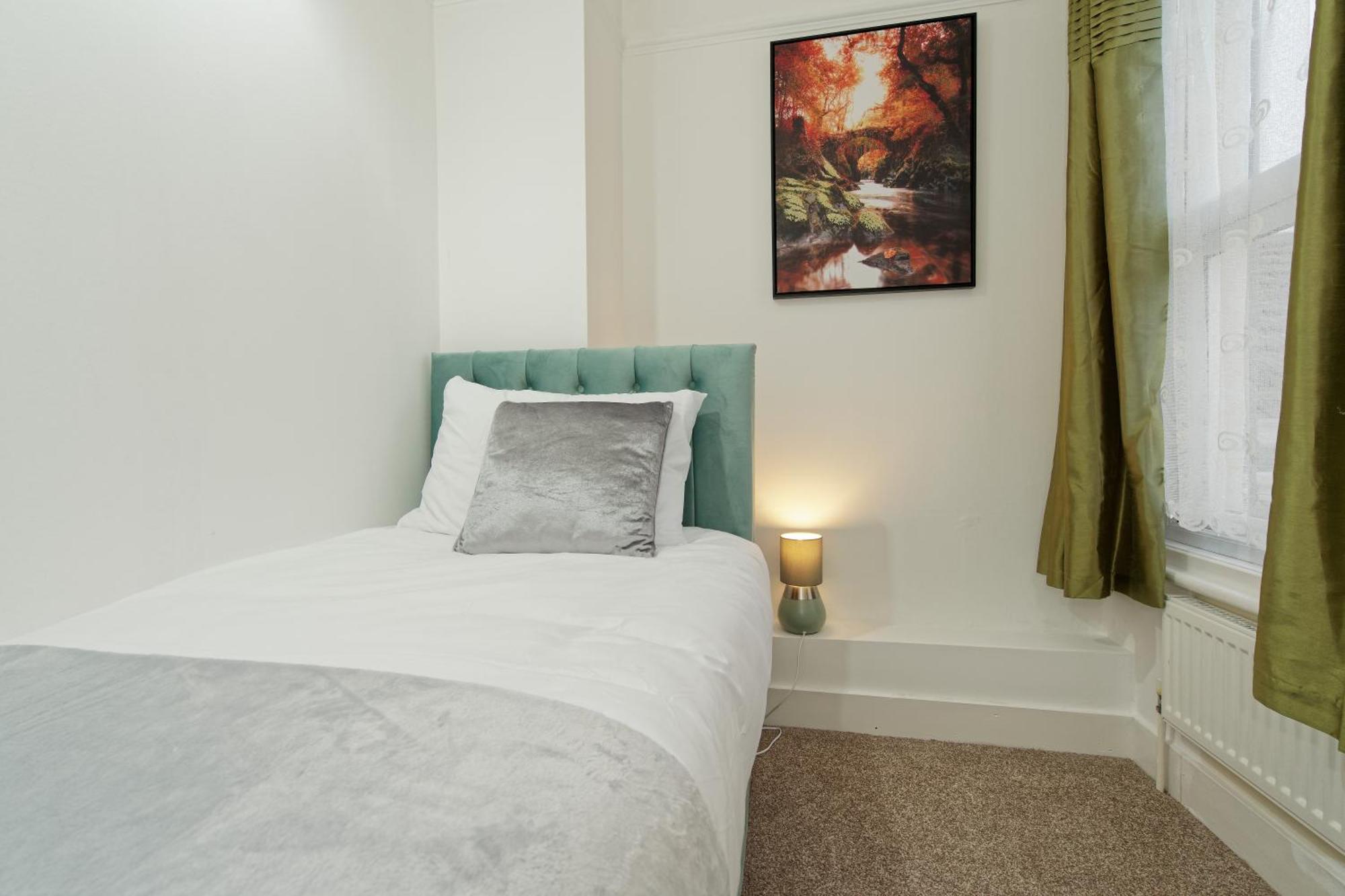 Lovely Luxury 3 Bed House Apartment Chatham  Exterior photo