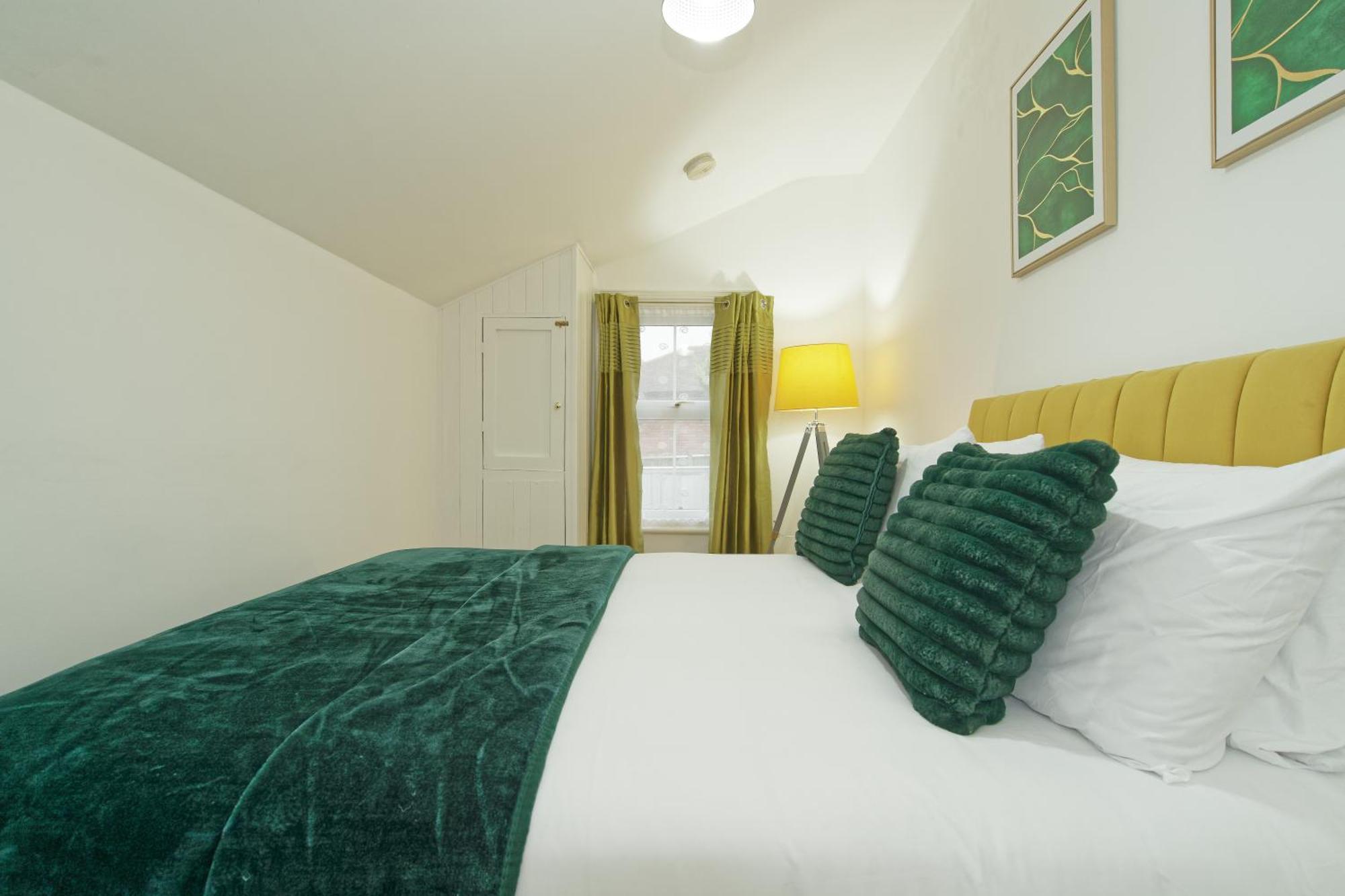 Lovely Luxury 3 Bed House Apartment Chatham  Exterior photo