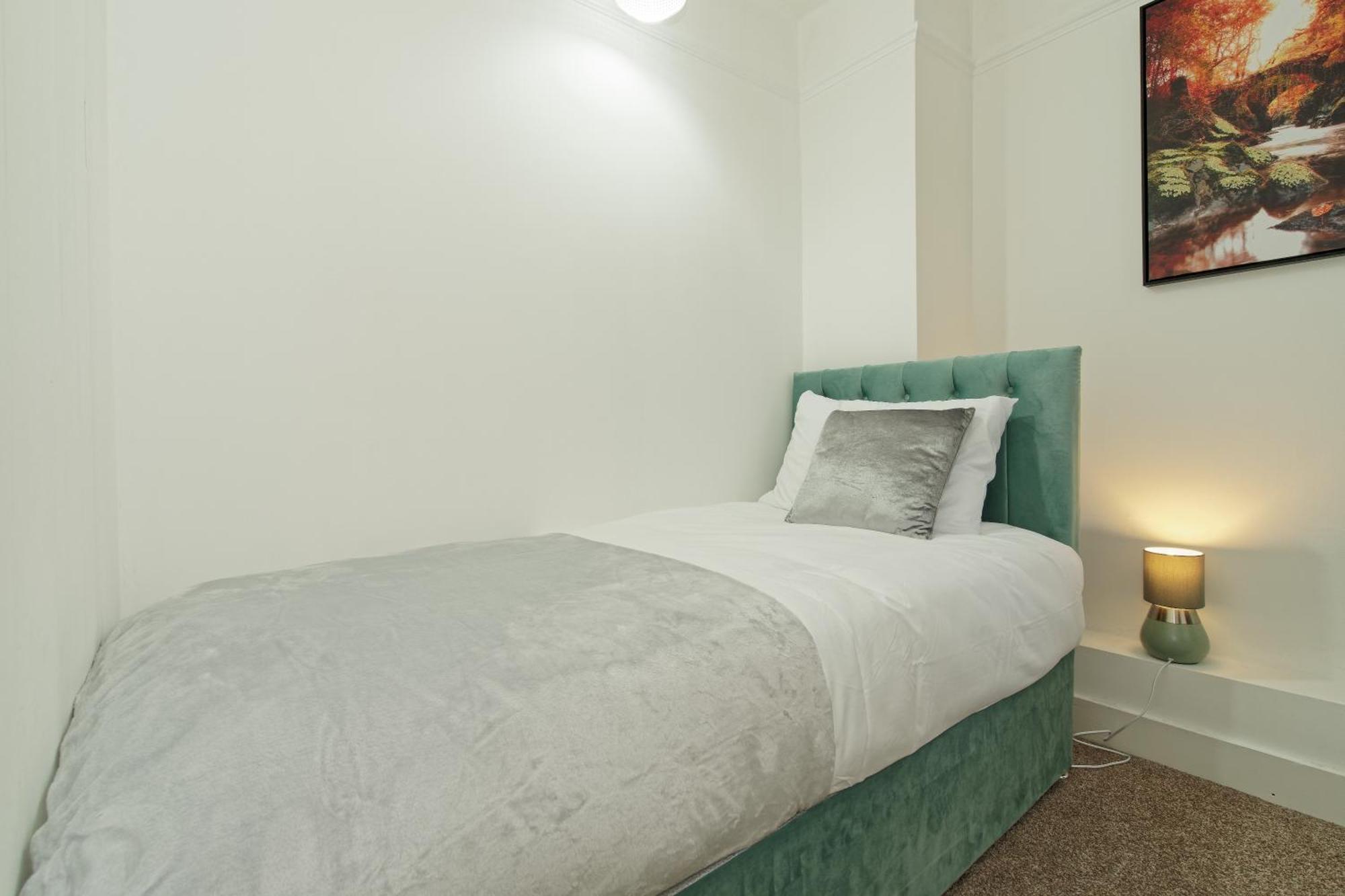 Lovely Luxury 3 Bed House Apartment Chatham  Exterior photo